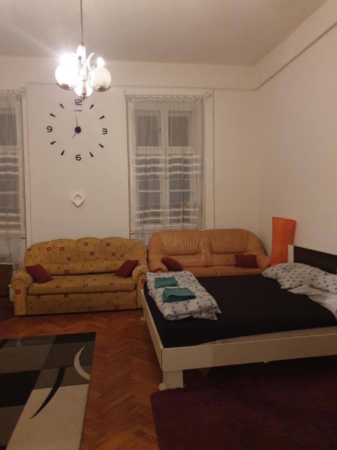 Izisz Debrecen Bagian luar foto