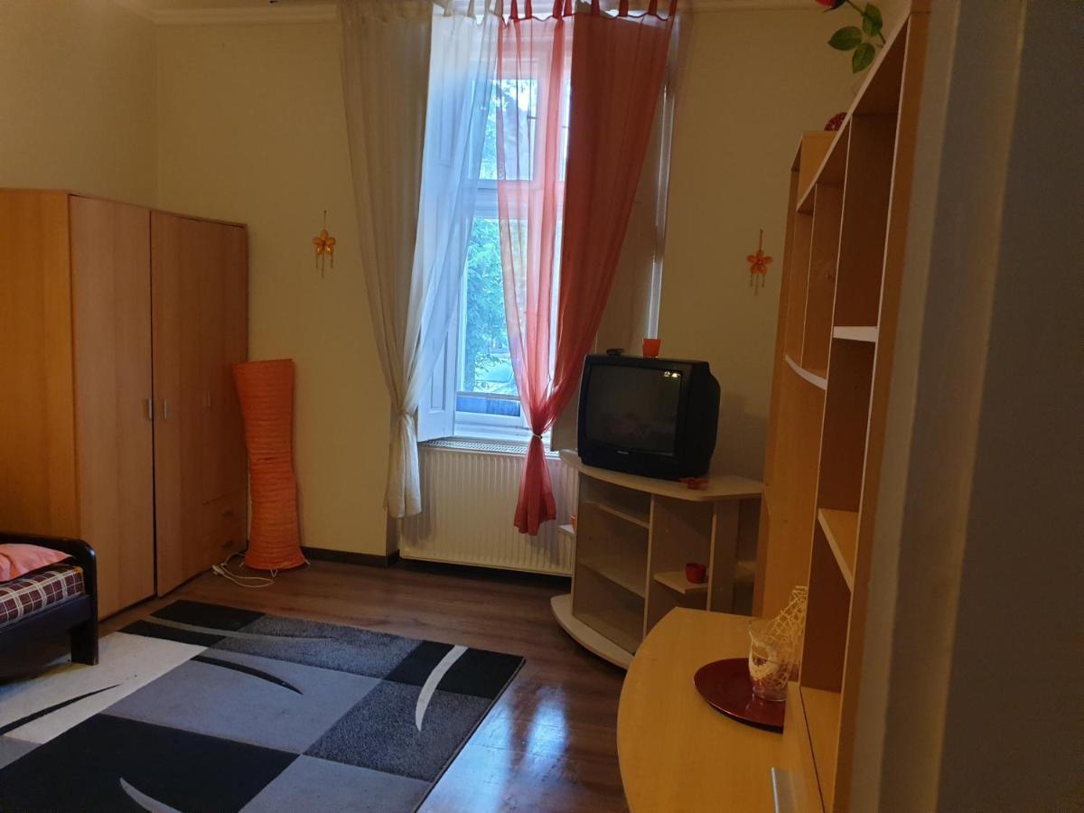 Izisz Debrecen Bagian luar foto