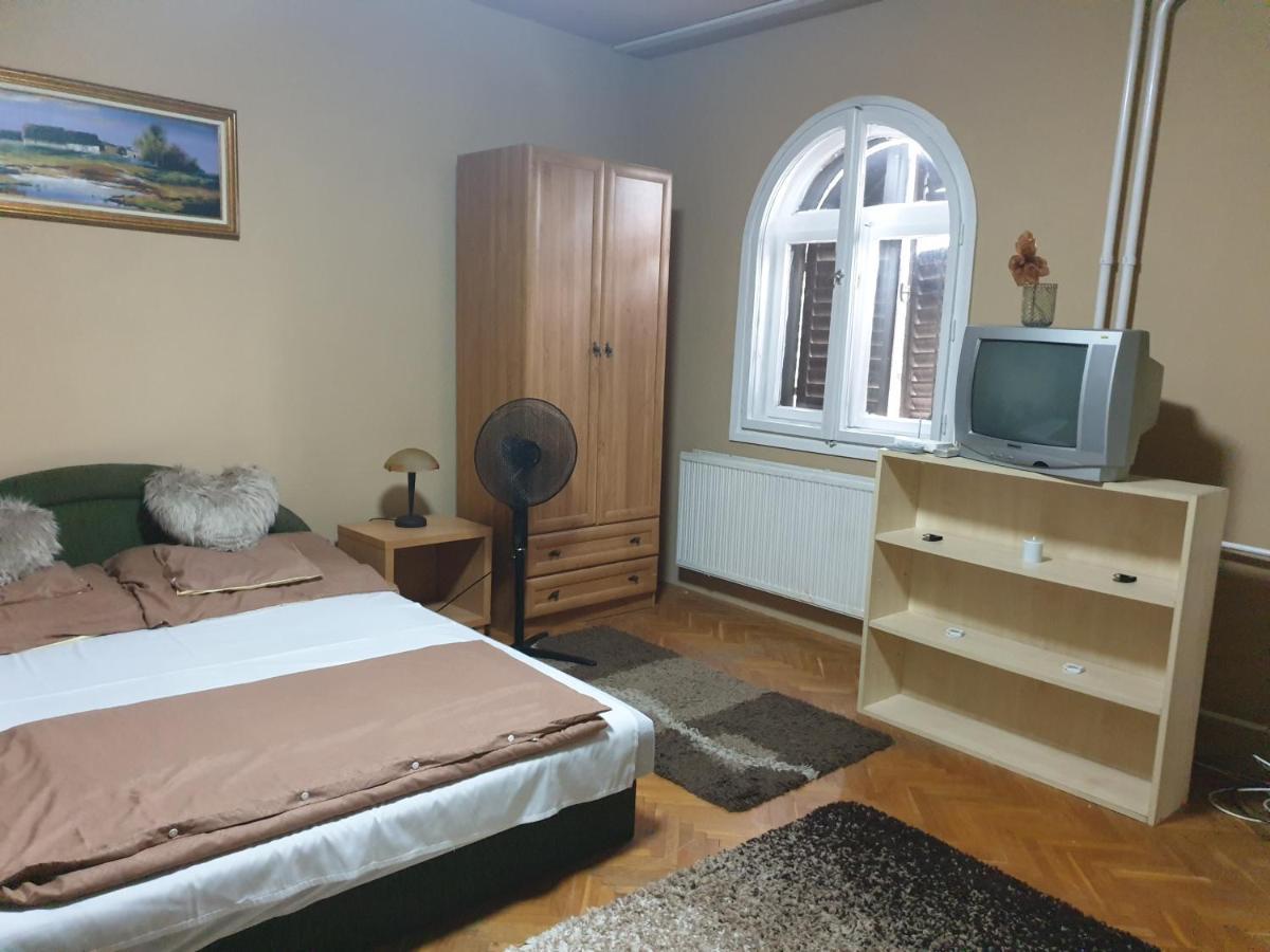Izisz Debrecen Bagian luar foto